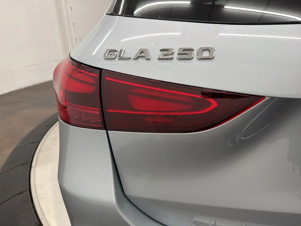Used 2026 Silver Mercedes-Benz GLA 250 image 11