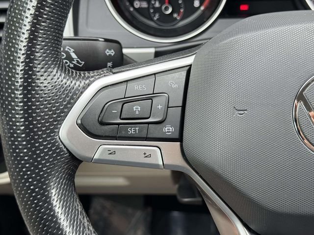 Used 2021 White Volkswagen 3.6L V6 SE w/Technology R-Line image 22