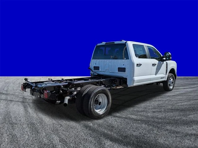 New 2026 Oxford White Ford F-350® XL image 4