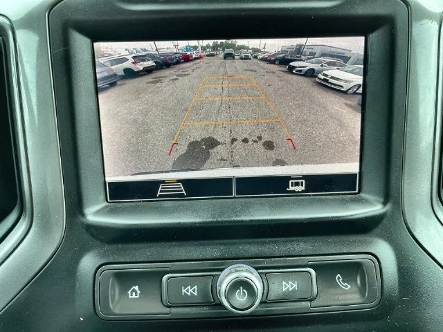 Used 2022 White Chevrolet Custom image 24