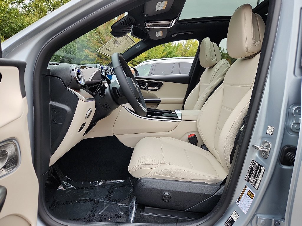 New 2027 Cirrus Silver Metallic Mercedes-Benz GLC 300 image 9