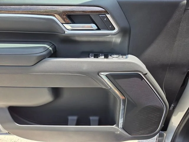 New 2026 Sterling Metallic GMC SLE image 21