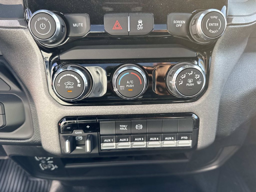 2026 RAM 3500 Chassis Tradesman - Photo 38