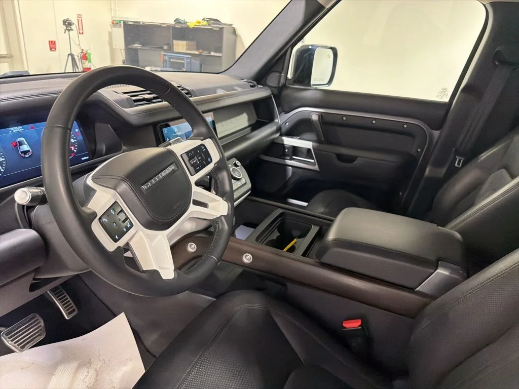 Used 2020 Eiger Gray Metallic Land Rover HSE image 10