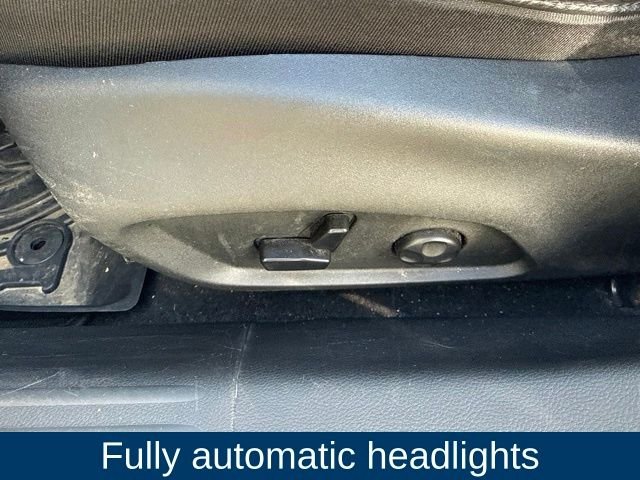 Used 2019 White Jeep Latitude image 14