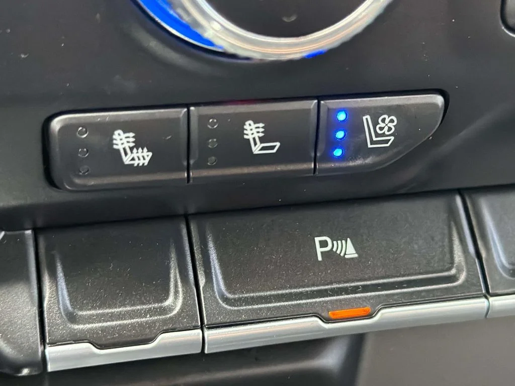 Used 2022 Onyx Black GMC Denali image 19