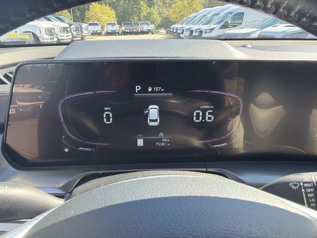 Used 2023 Black Kia S image 19