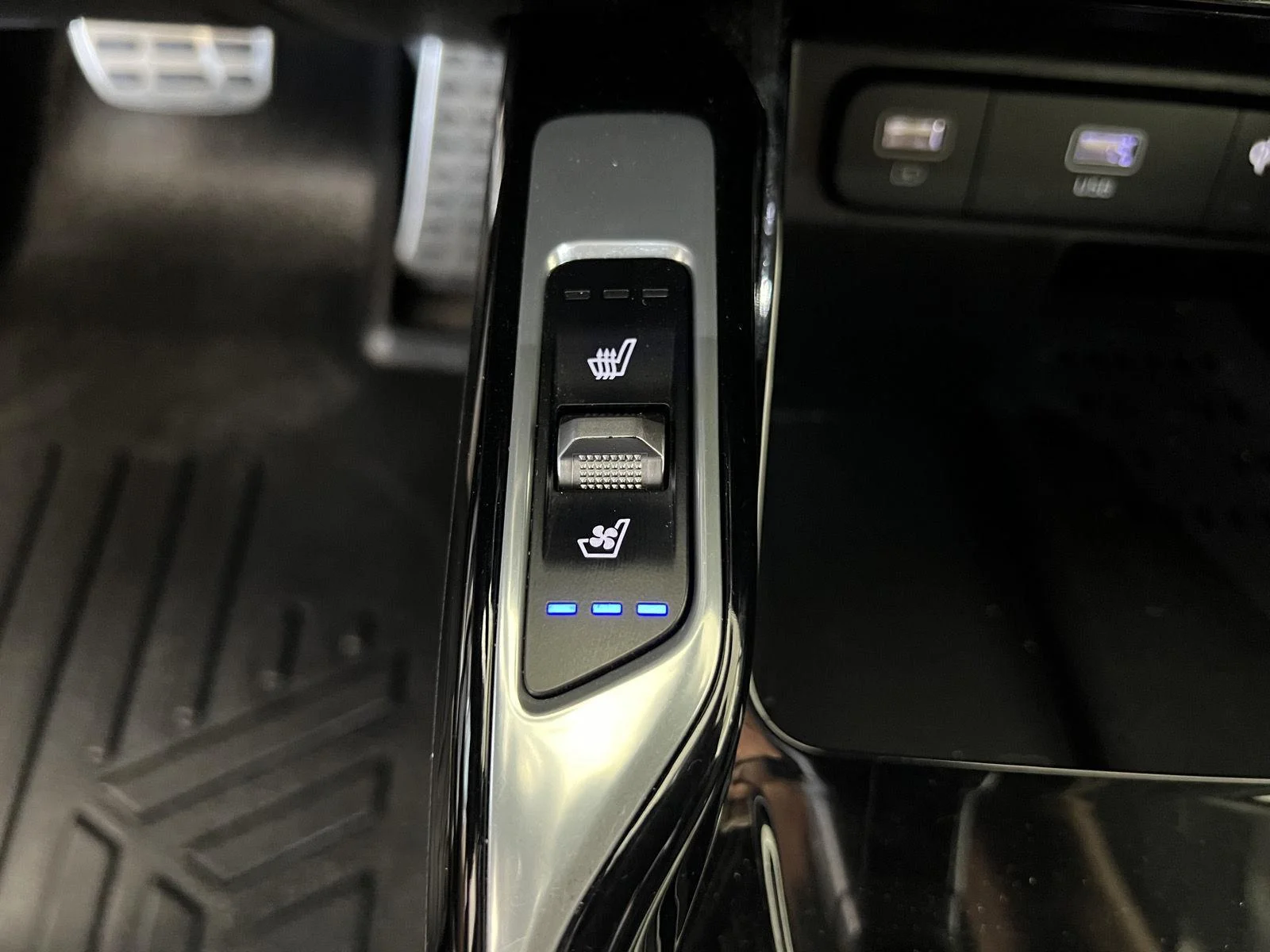 Used 2023 Gy Kia X-Line SX Prestige image 18
