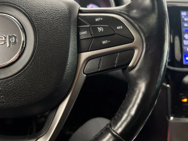 Used 2020 Blue Jeep Limited image 24