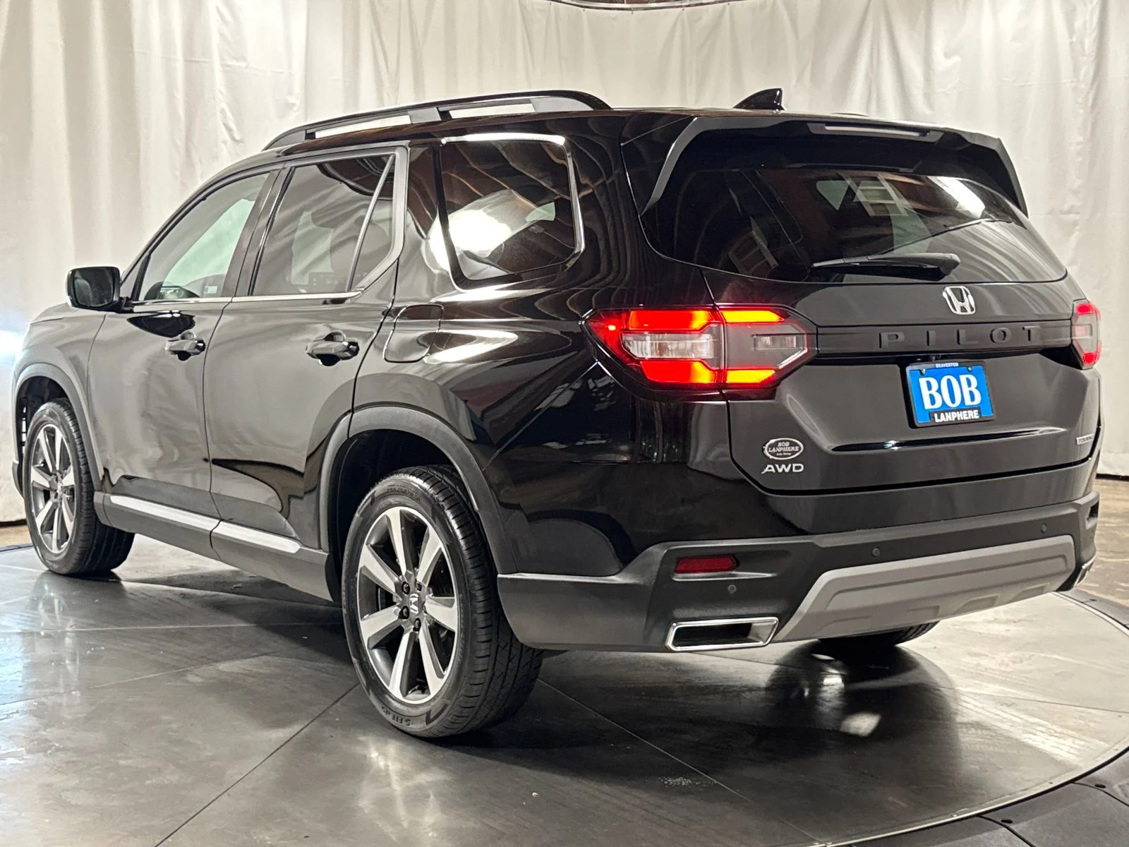 Certified Used 2023 Crystal Black Pearl Honda Touring image 9