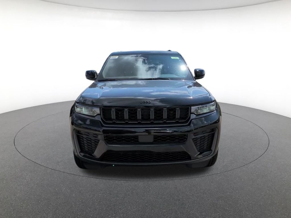 New 2026 Diamond Black Crystal Pearl-Coat Exterior Paint Jeep Altitude image 14