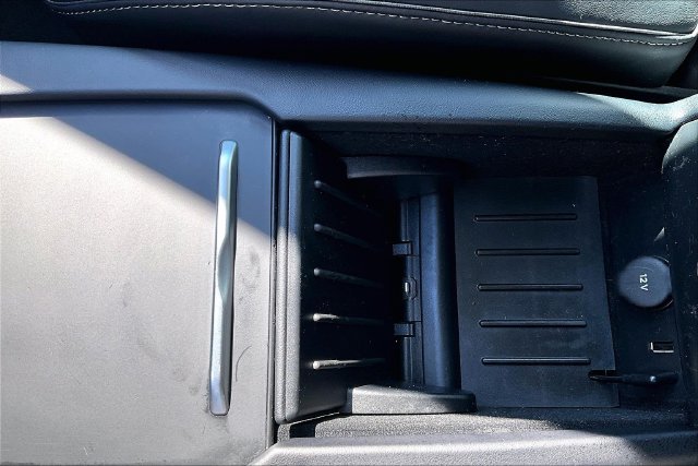 Used 2016 Silver Tesla  image 30