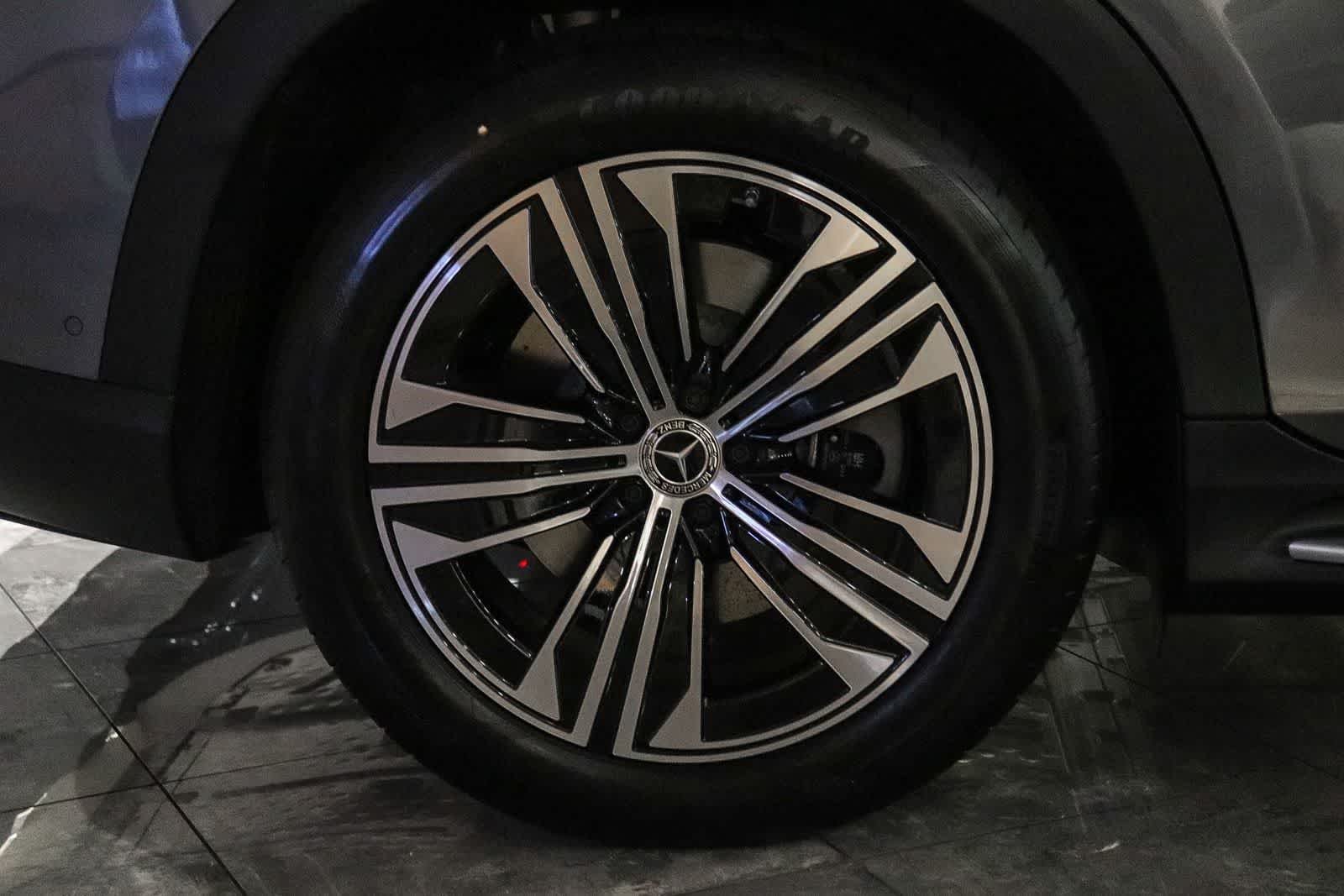New 2026 Selenite Grey Metallic Mercedes-Benz EQS 400 image 10
