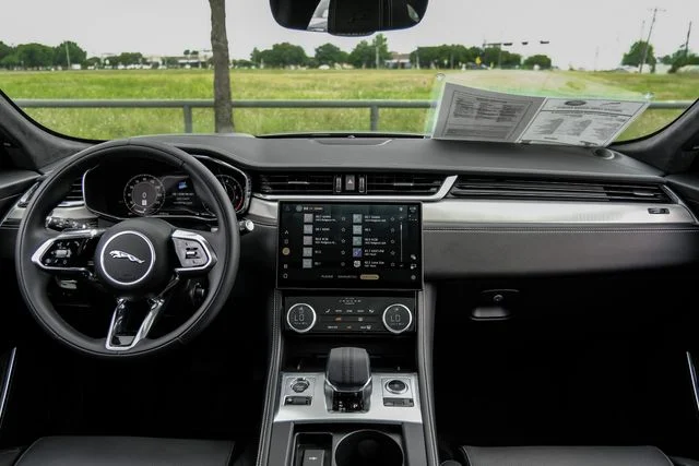 2026 Jaguar F-Pace R-Dynamic S - Photo 17