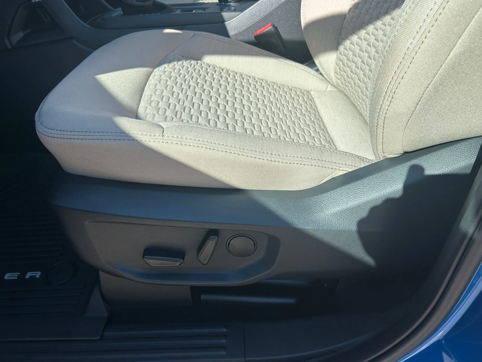 New 2026 Velocity Blue Metallic Ford XLT image 15