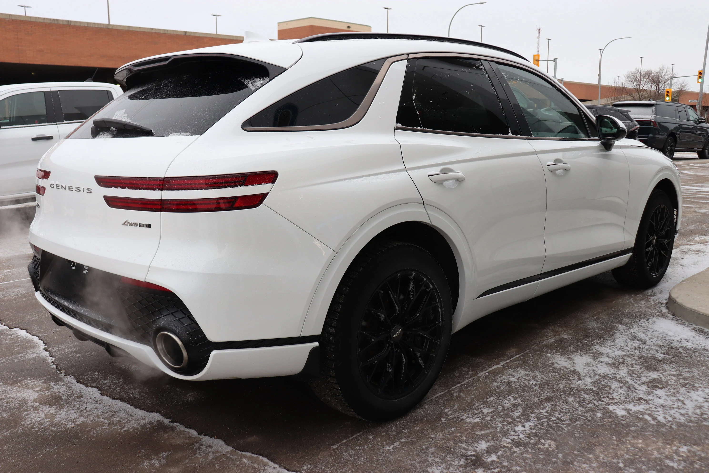 Used 2023 White Genesis 3.5T Sport image 4