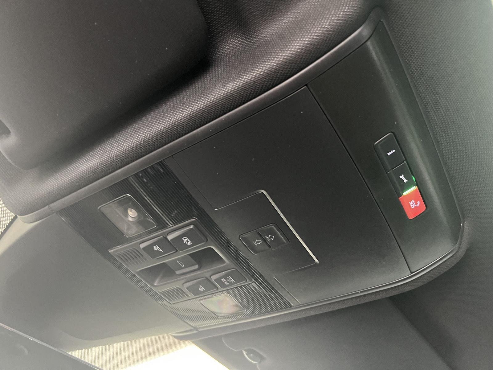 2023 Volkswagen Atlas Cross Sport SEL Premium R-Line - Photo 22