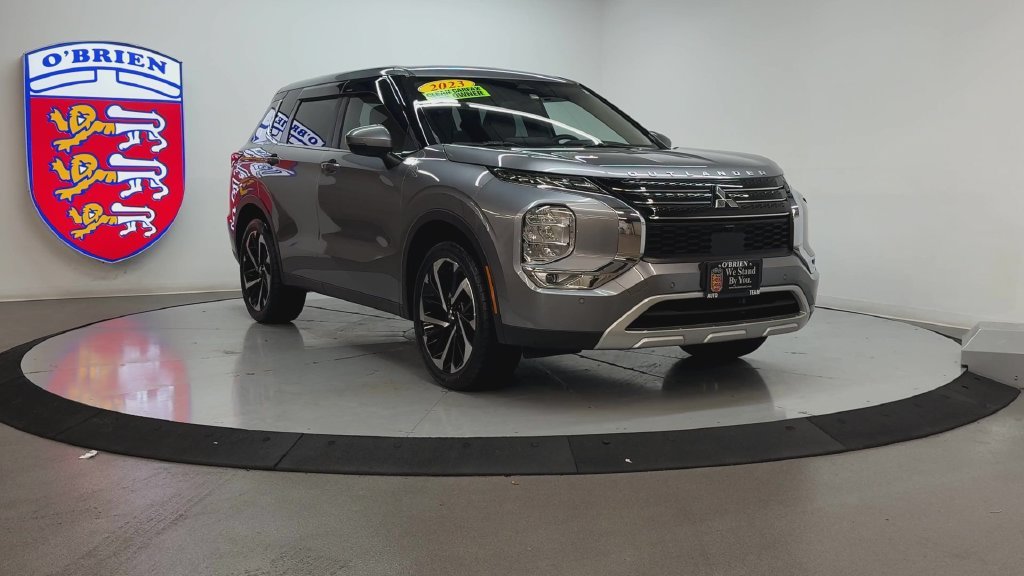 Used 2023 Gray Mitsubishi SE image 2