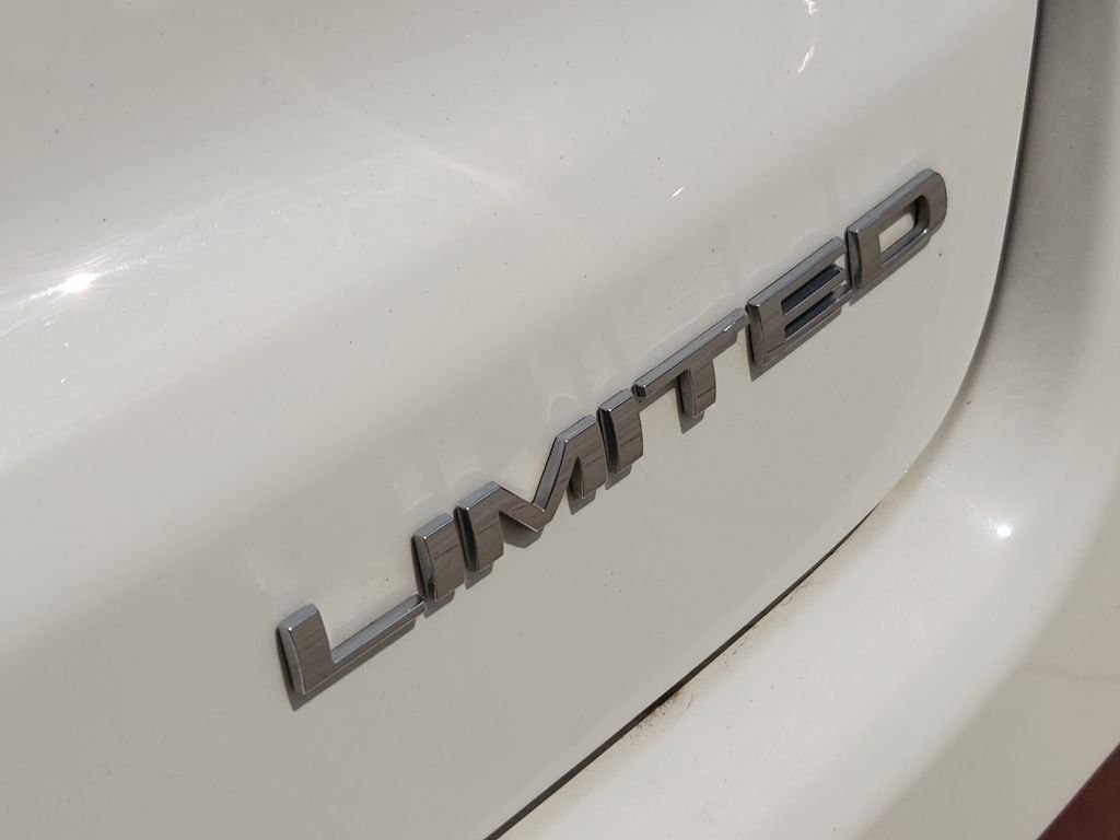 Used 2021 White Clearcoat Jeep Limited image 13