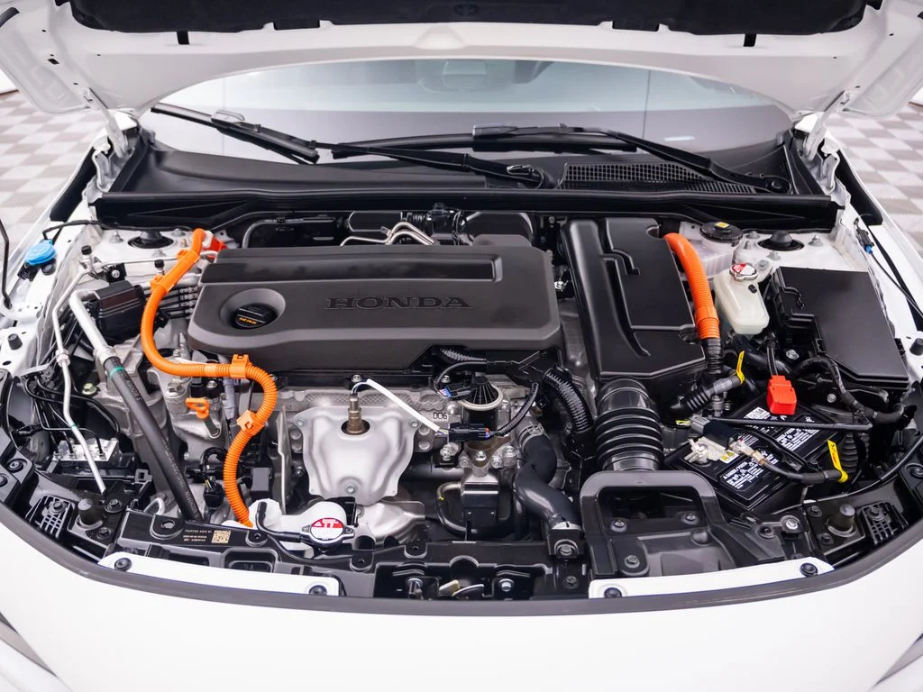 Certified Used 2025 White Honda Sport image 29