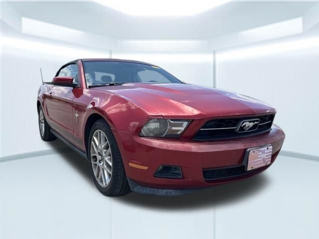 Used 2012 Red Ford V6 image 4
