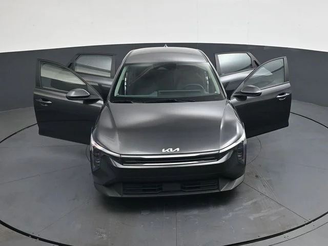 2025 Kia K4 LXS - Photo 33