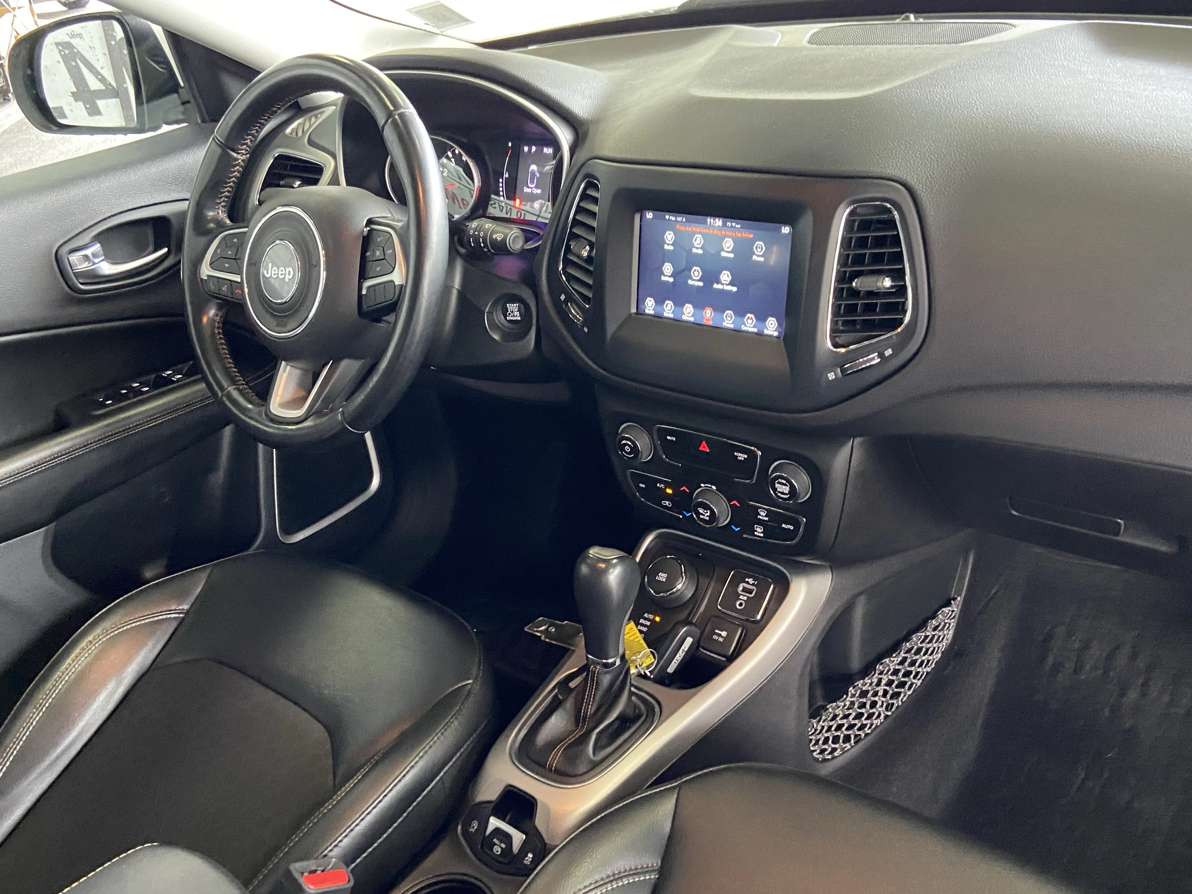 Used 2020 White Clearcoat Jeep Latitude image 26