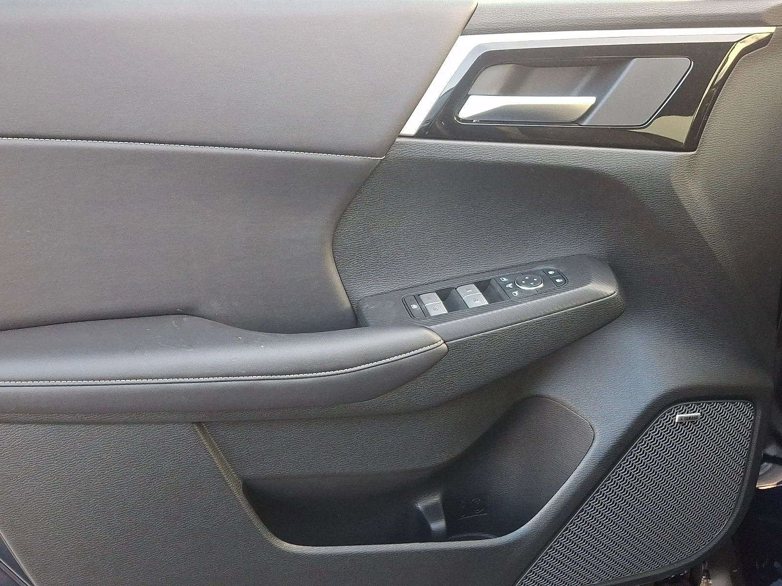 New 2026 Blue Mitsubishi SE image 11