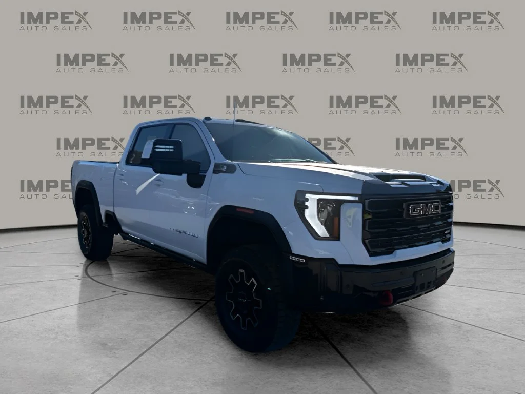Used 2025 White GMC AT4X image 4