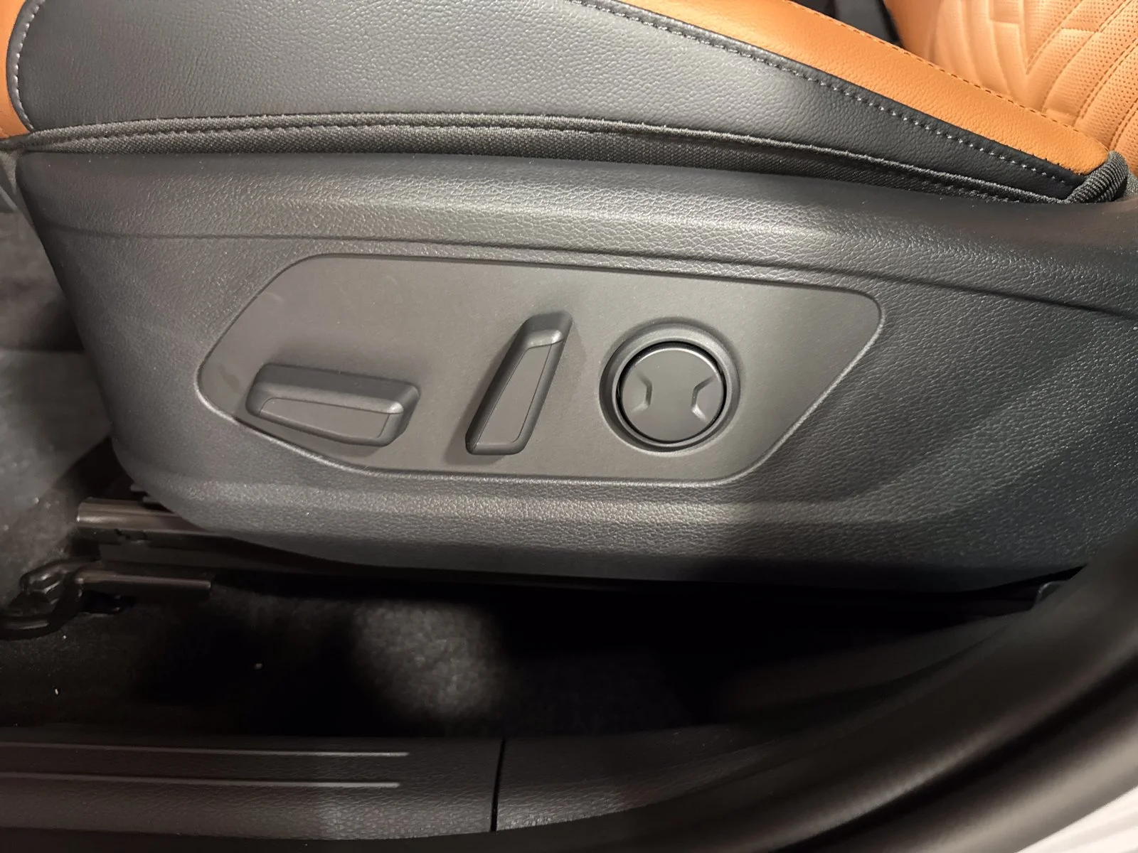 New 2027 Wolf Gray Kia X-Line image 12