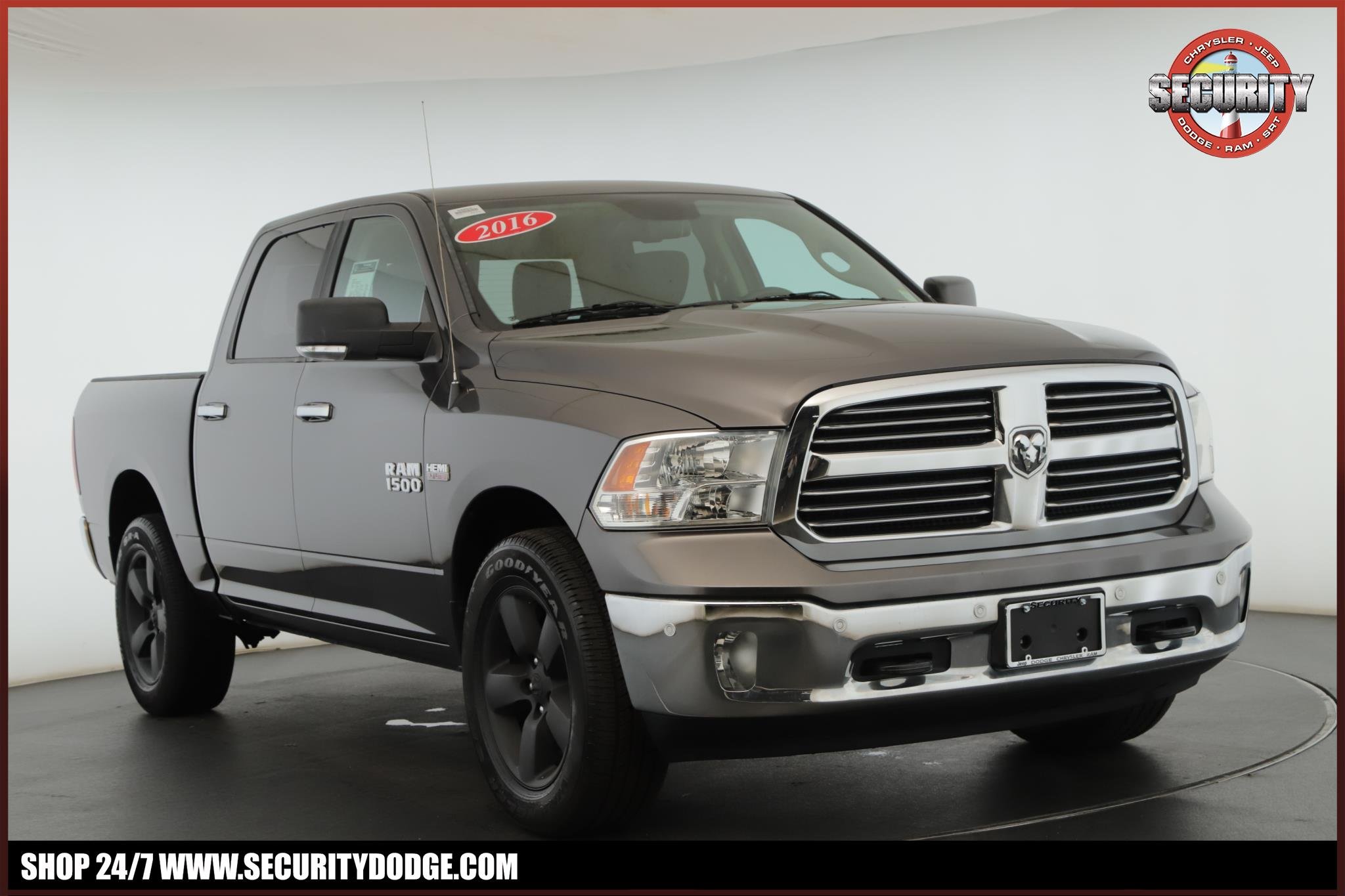 2016 RAM 1500 Big Horn 4x4 Crew Cab 5'7's photo