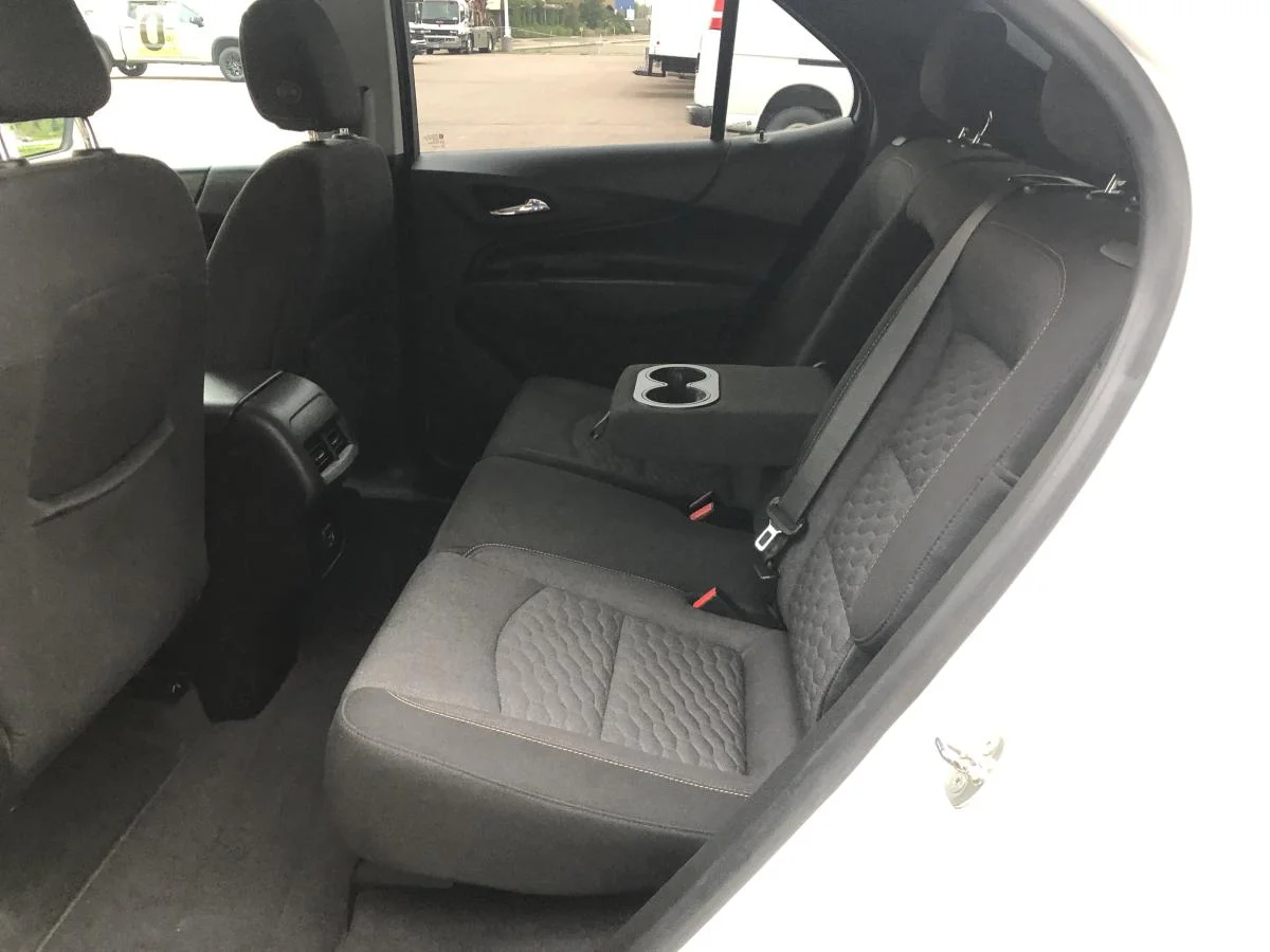 Used 2019 White Chevrolet AWD 4dr LT w/1LT image 17