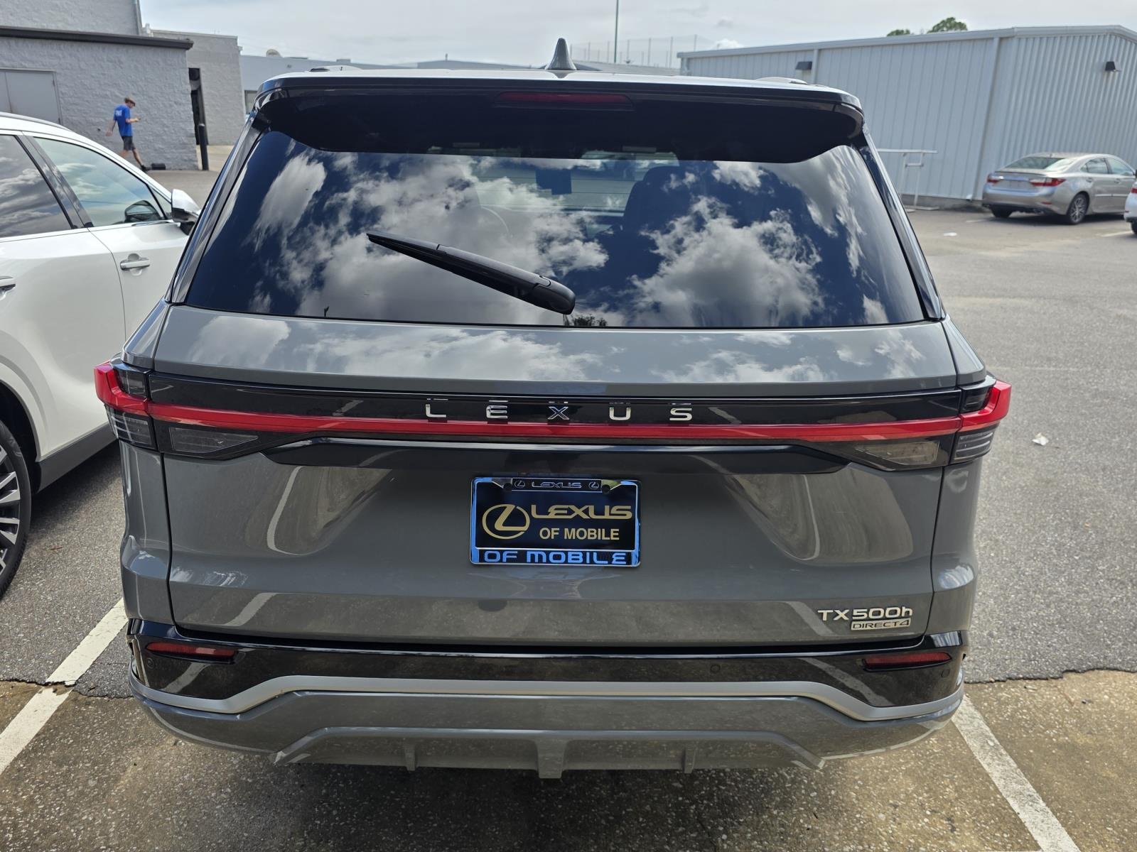Certified Used 2025 Incognito Lexus 500h F SPORT Premium image 3