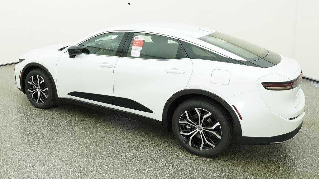 New 2026 Oxygen White Toyota XLE image 22