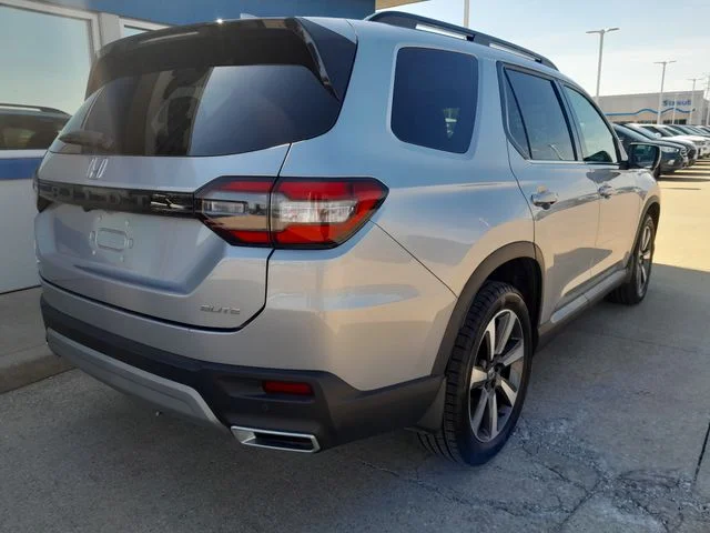Used 2023 Silver Honda Elite image 8