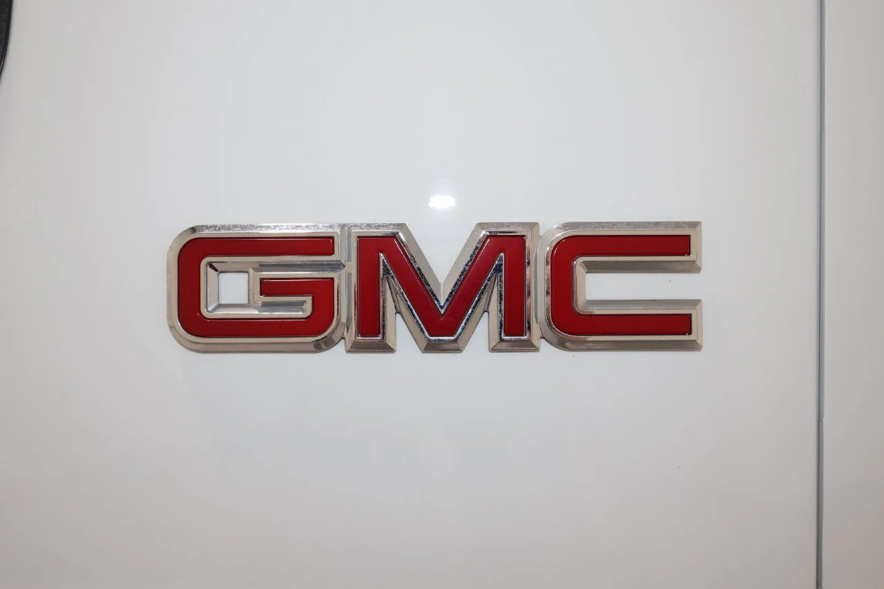 2025 GMC Savana Passenger LT - Photo 27