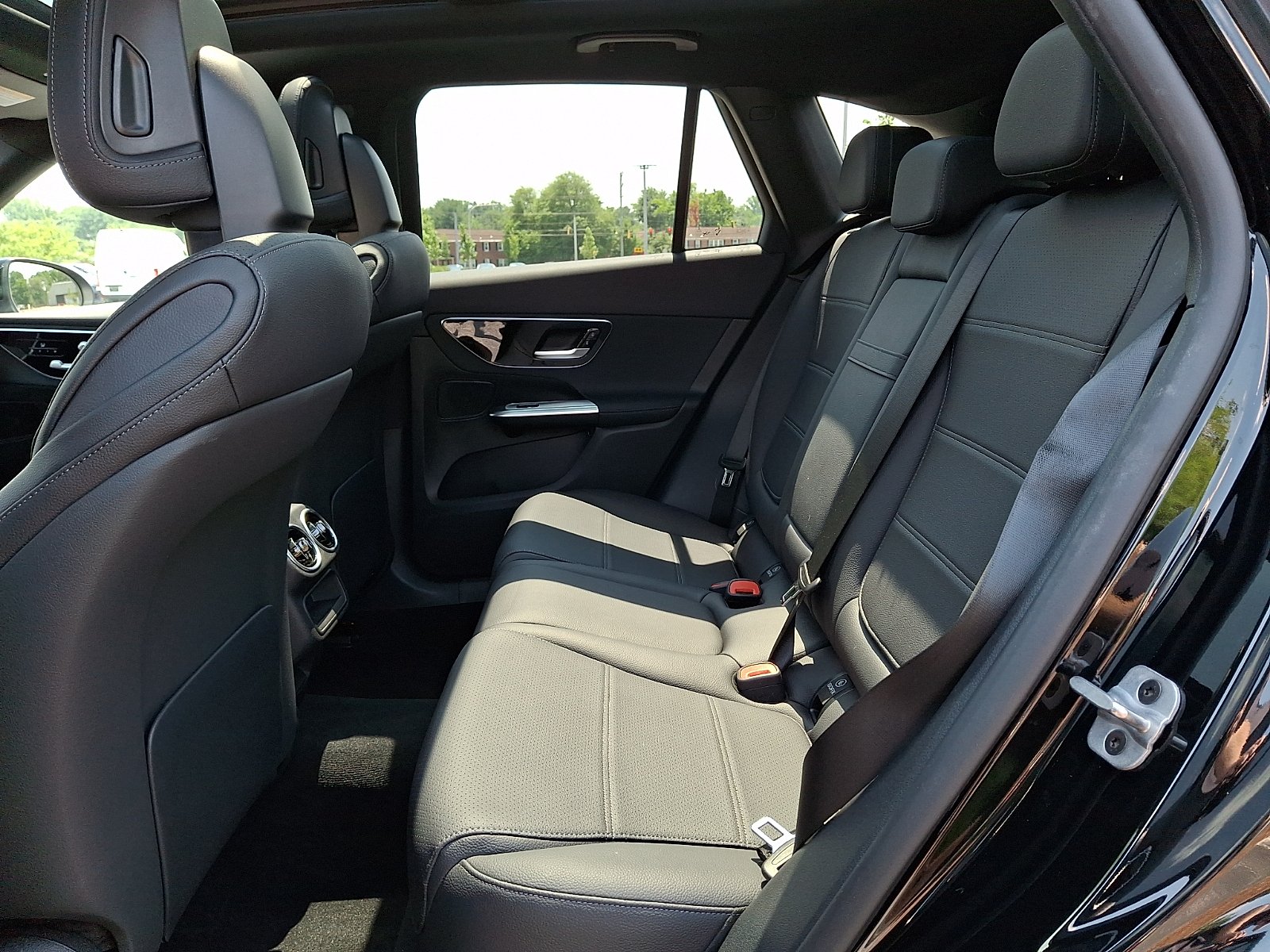 New 2025 Black Mercedes-Benz GLC 300 image 10