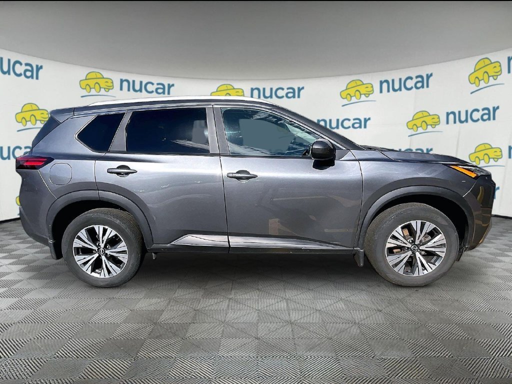 Used 2023 Gray Nissan SV image 8