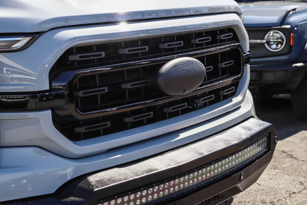 Used 2023 White Ford Lariat image 6