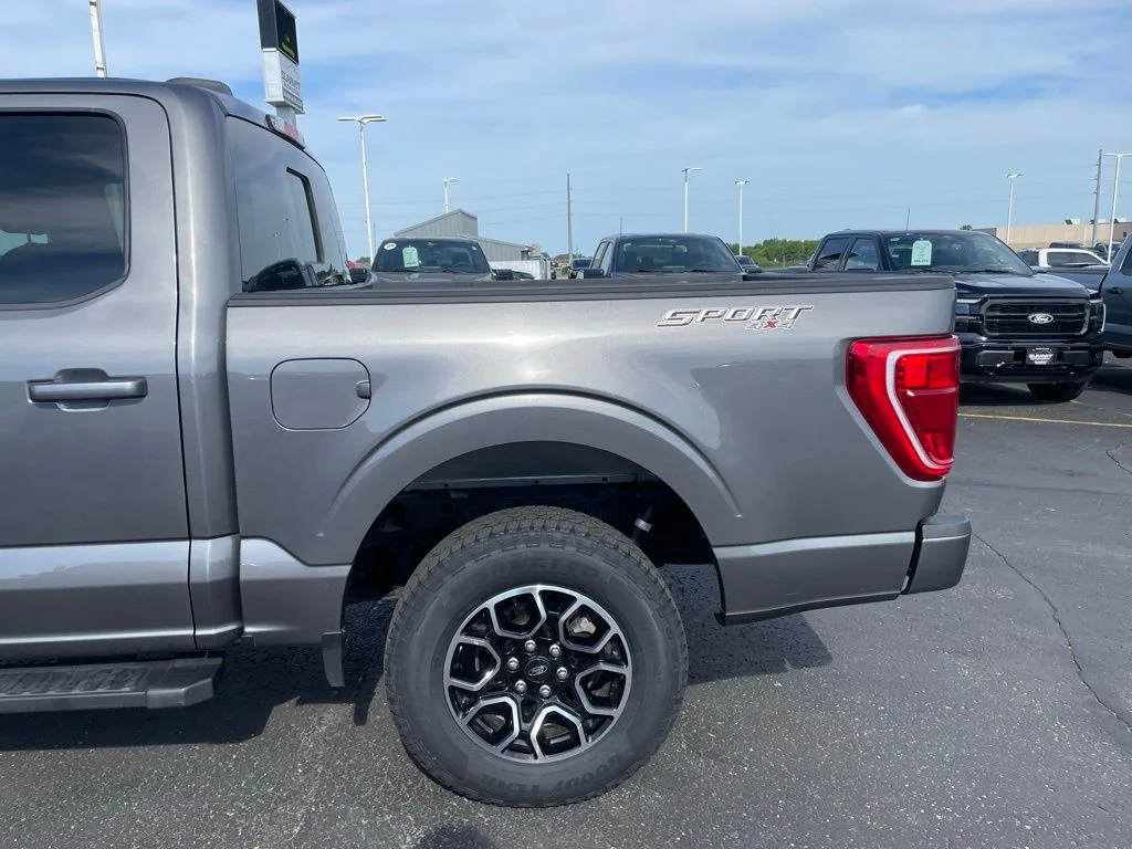 Used 2023 Gray Ford XLT image 31