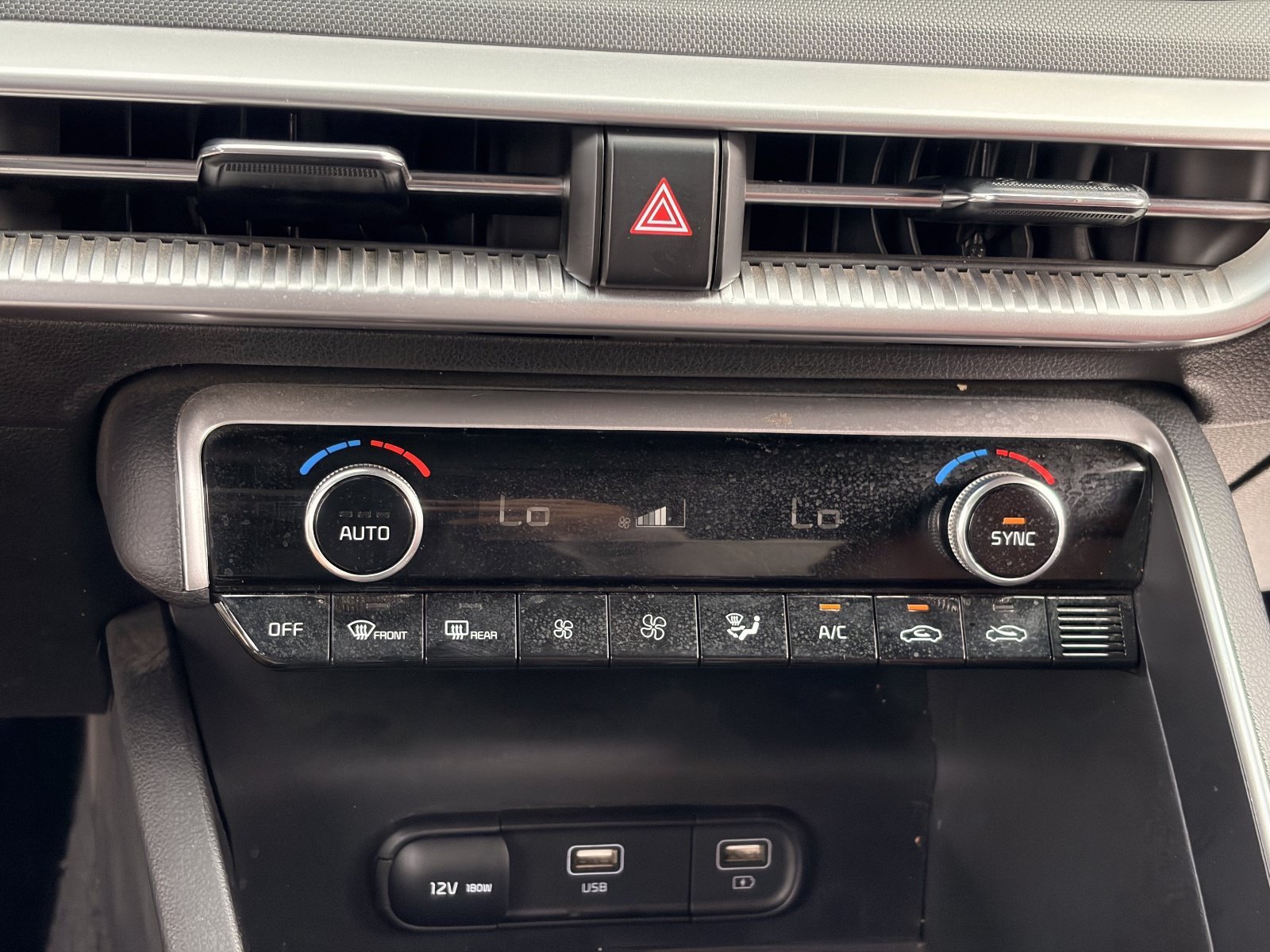 Used 2023 White Kia GT-Line image 19
