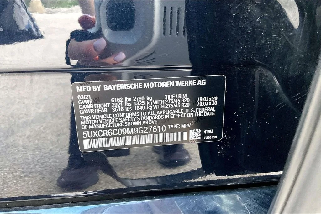 Used 2021 Black BMW xDrive40i image 34