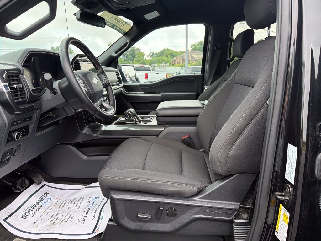Used 2023 Black Ford XLT image 9