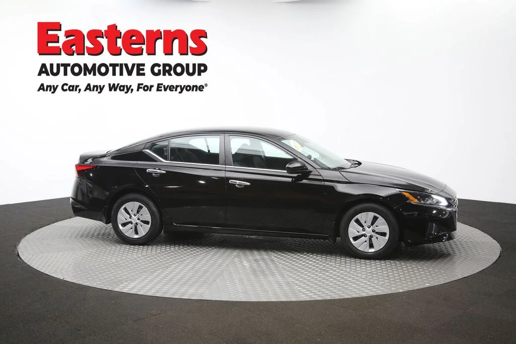 Used 2023 Black Nissan 2.5 S image 45