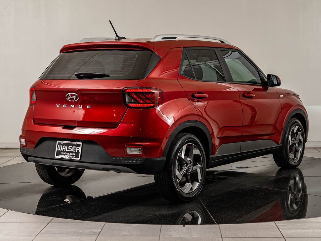 Used 2025 Ultimate Red Hyundai Limited image 5