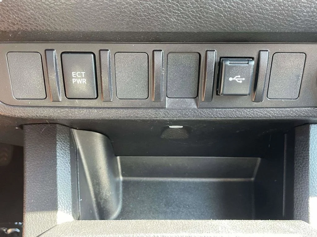 Certified Used 2022 White Toyota SR image 38