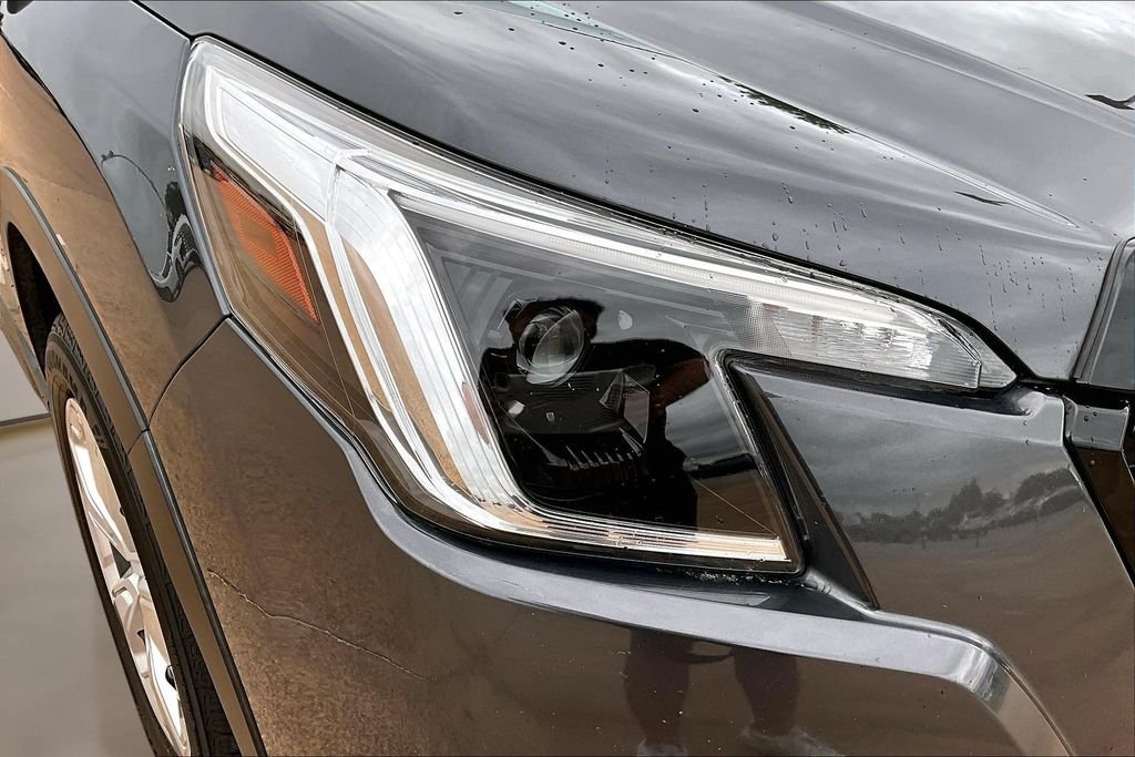Used 2023 Gray Subaru Base image 31