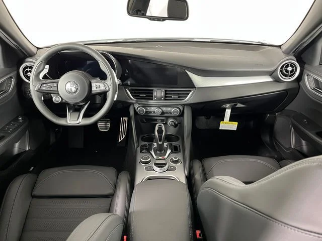 New 2026 Milano White Exterior Paint Alfa Romeo Base image 8