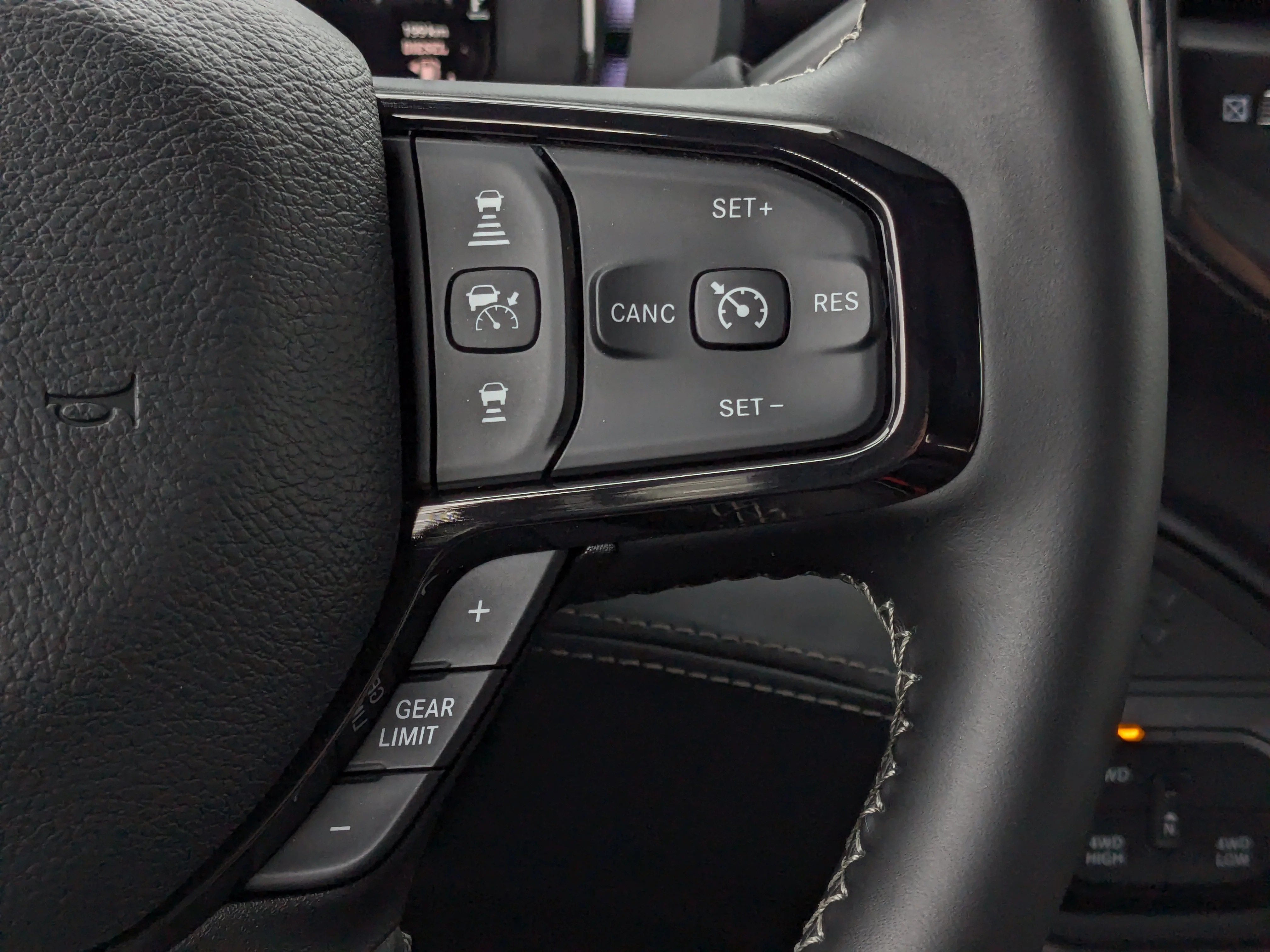 New 2026 Black RAM Limited - 5th Wheel/Gooseneck Prep - 360 Cameras - Sunroof & Tons More! image 19