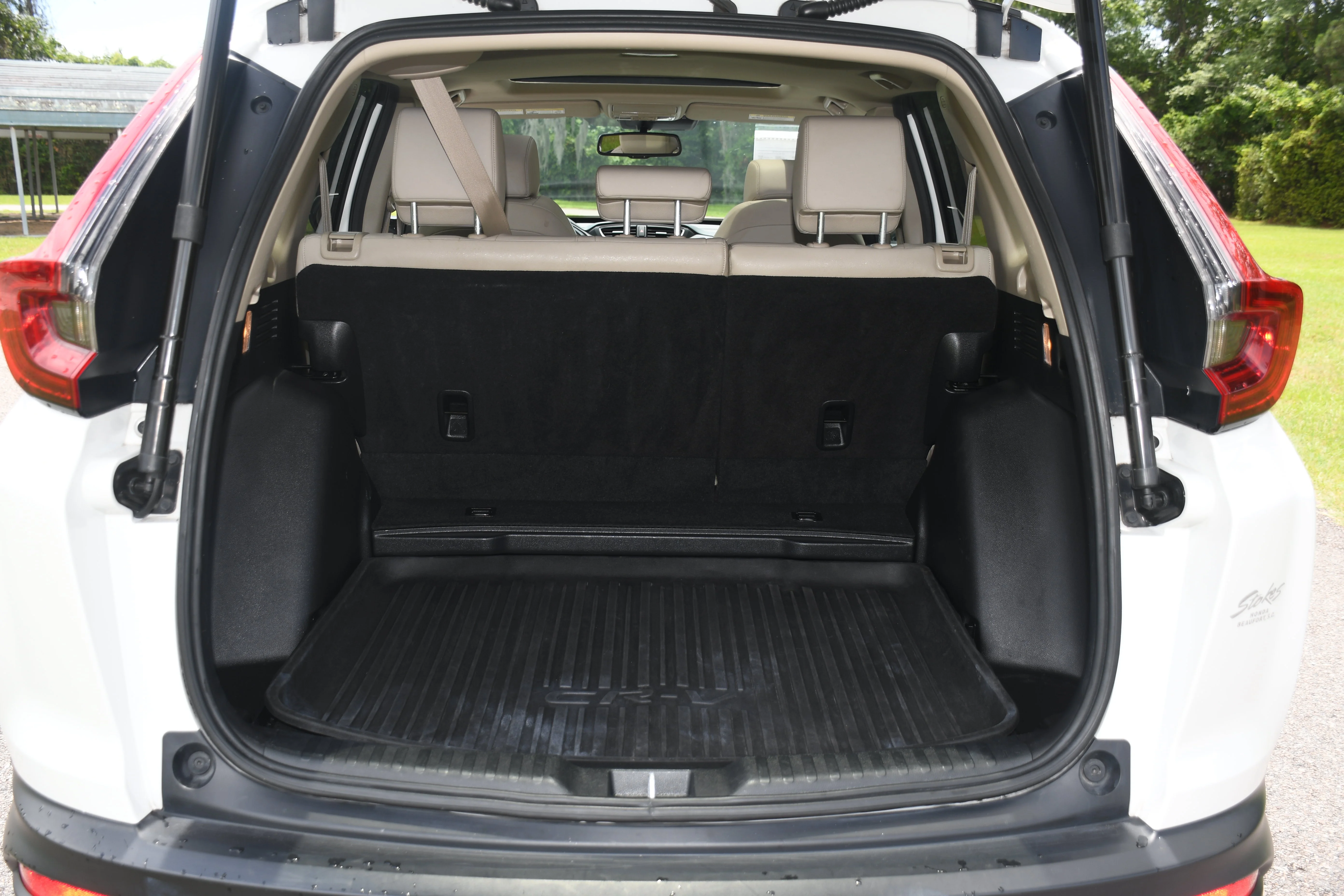 Used 2021 Silver Honda EX-L image 19